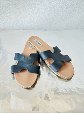 Steve Madden Black Slide Sandals with Tan Footbed